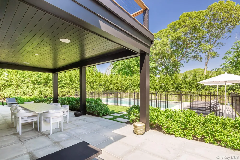 21 Lily Pond Drive Sag Harbor, NY 11963