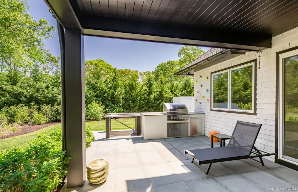 21 Lily Pond Drive Sag Harbor, NY 11963