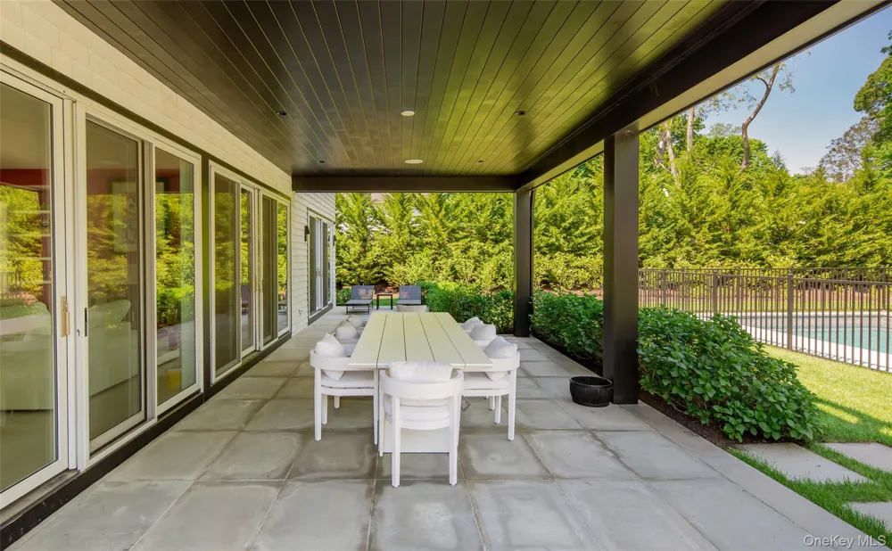 21 Lily Pond Drive Sag Harbor, NY 11963