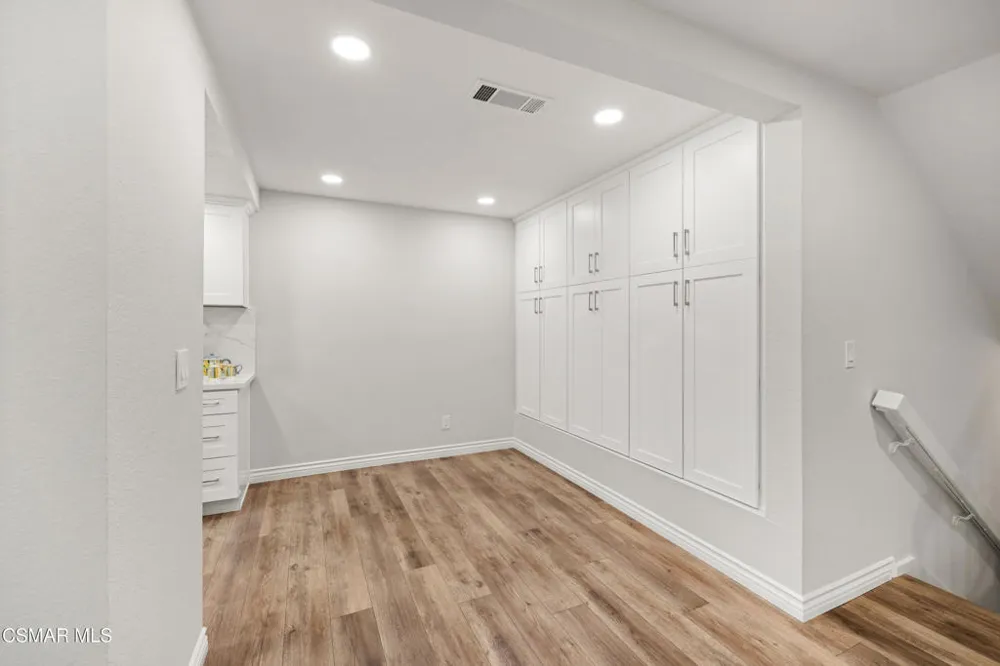 1215 Ramona Drive Newbury Park, CA 91320