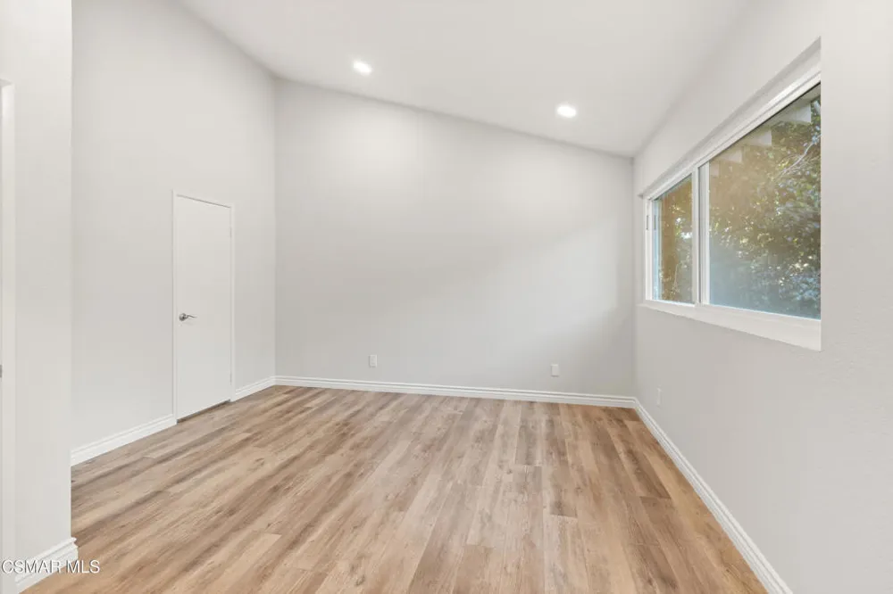 1215 Ramona Drive Newbury Park, CA 91320