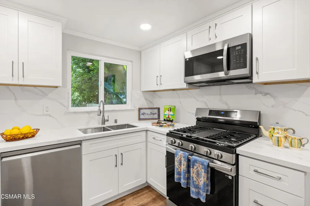 1215 Ramona Drive Newbury Park, CA 91320