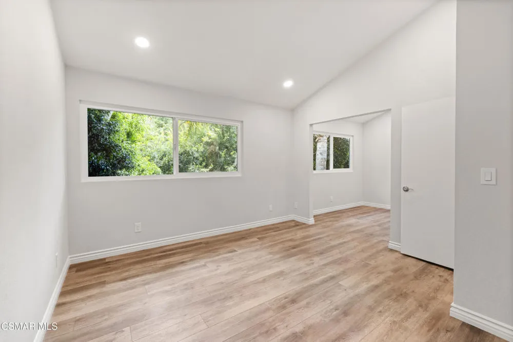 1215 Ramona Drive Newbury Park, CA 91320