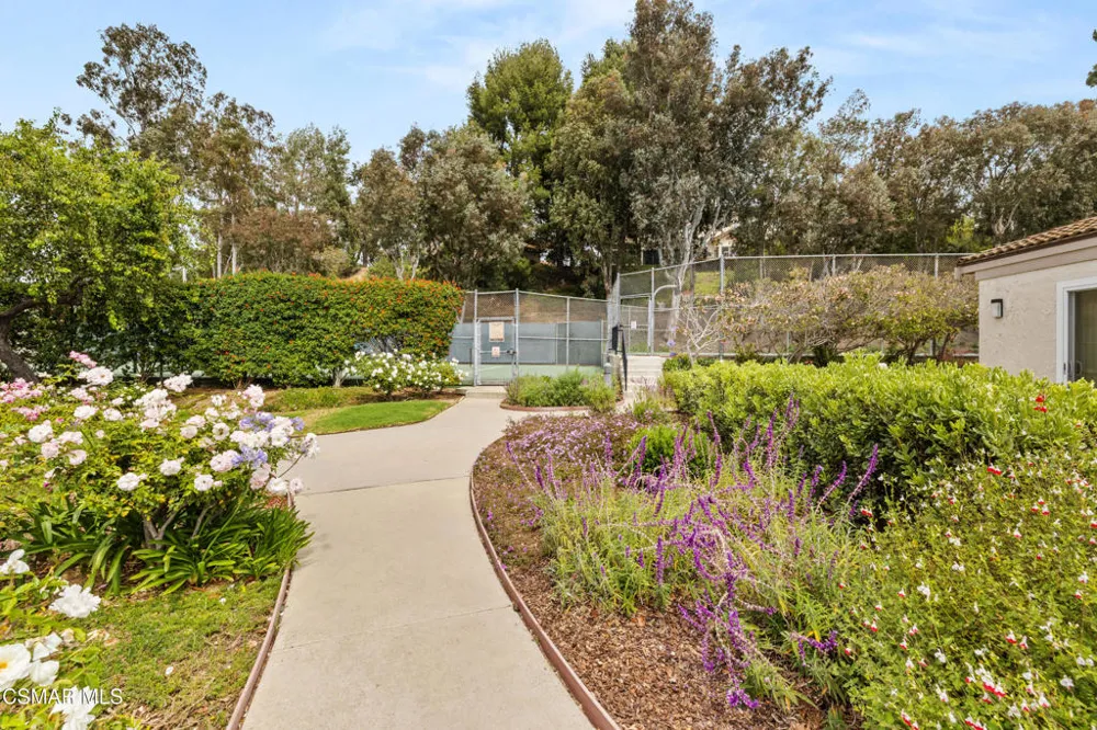 1215 Ramona Drive Newbury Park, CA 91320