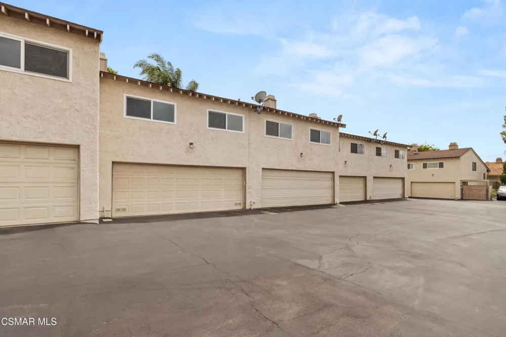 1215 Ramona Drive Newbury Park, CA 91320