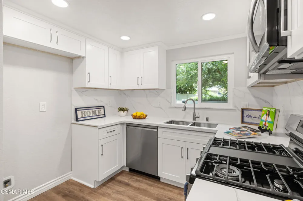 1215 Ramona Drive Newbury Park, CA 91320