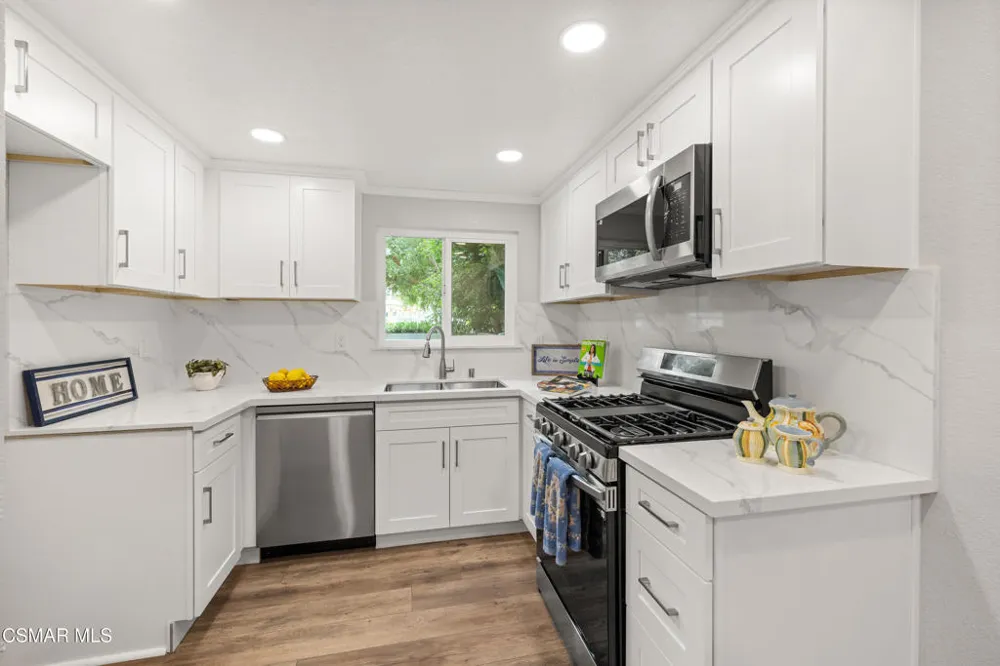 1215 Ramona Drive Newbury Park, CA 91320