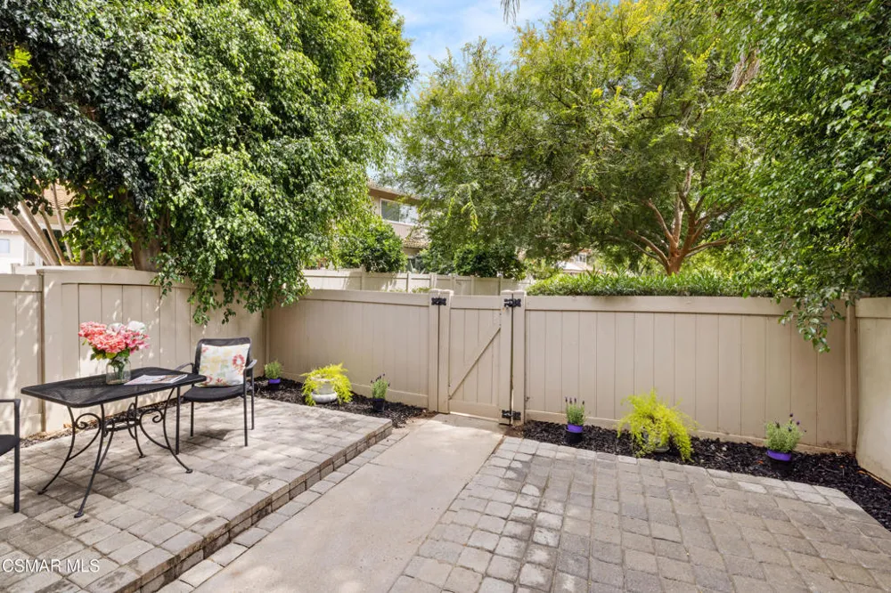 1215 Ramona Drive Newbury Park, CA 91320