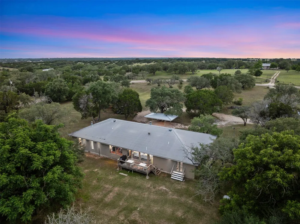 212 County Road 229 Road Briggs, TX 78608