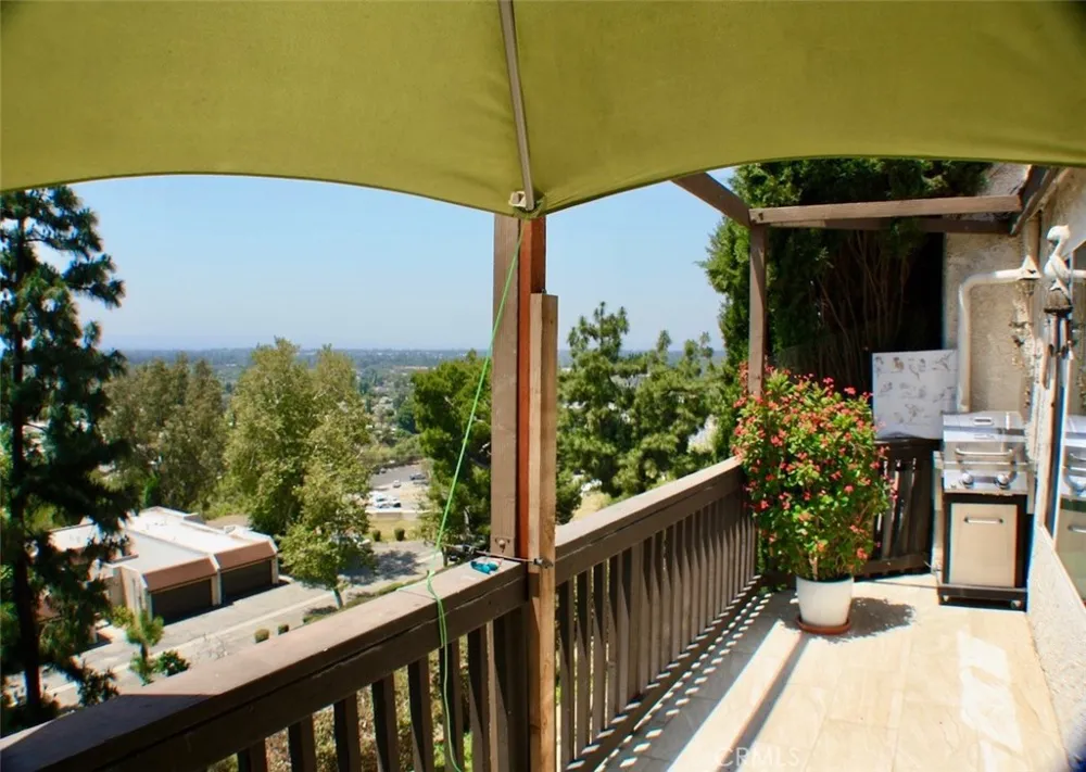 15656 Viewridge Granada Hills, CA 91344