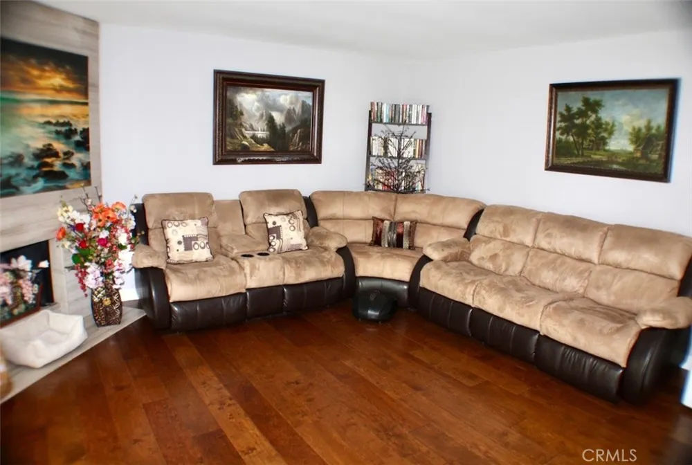 15656 Viewridge Granada Hills, CA 91344