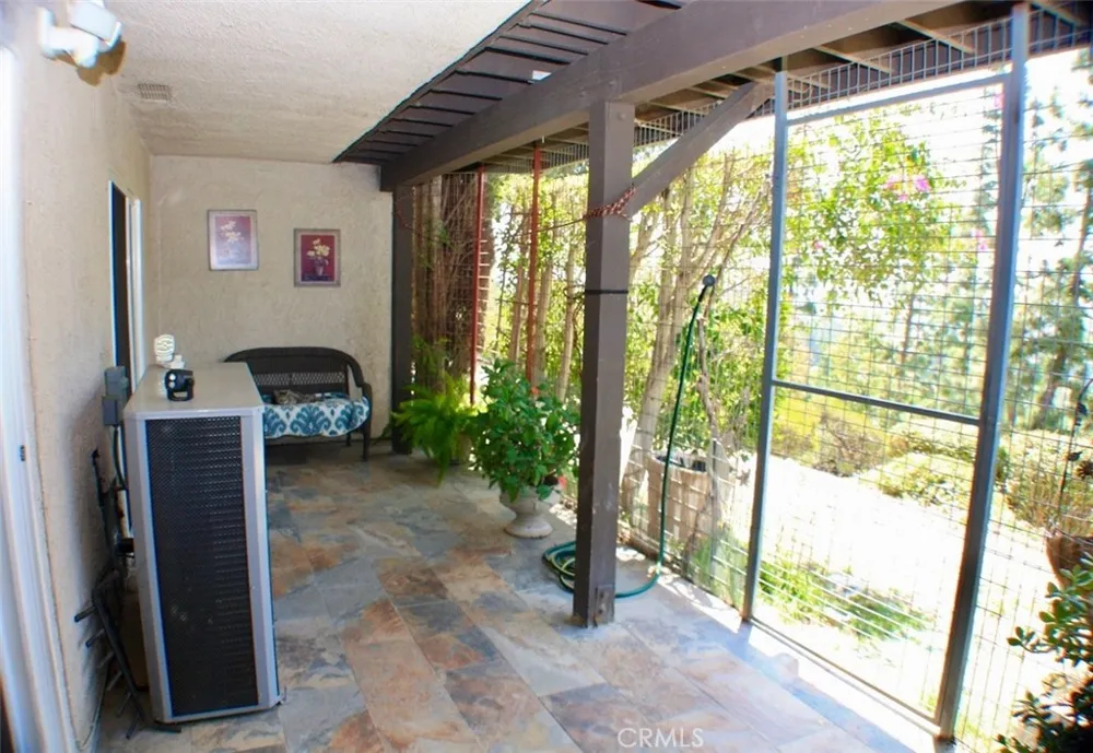 15656 Viewridge Granada Hills, CA 91344