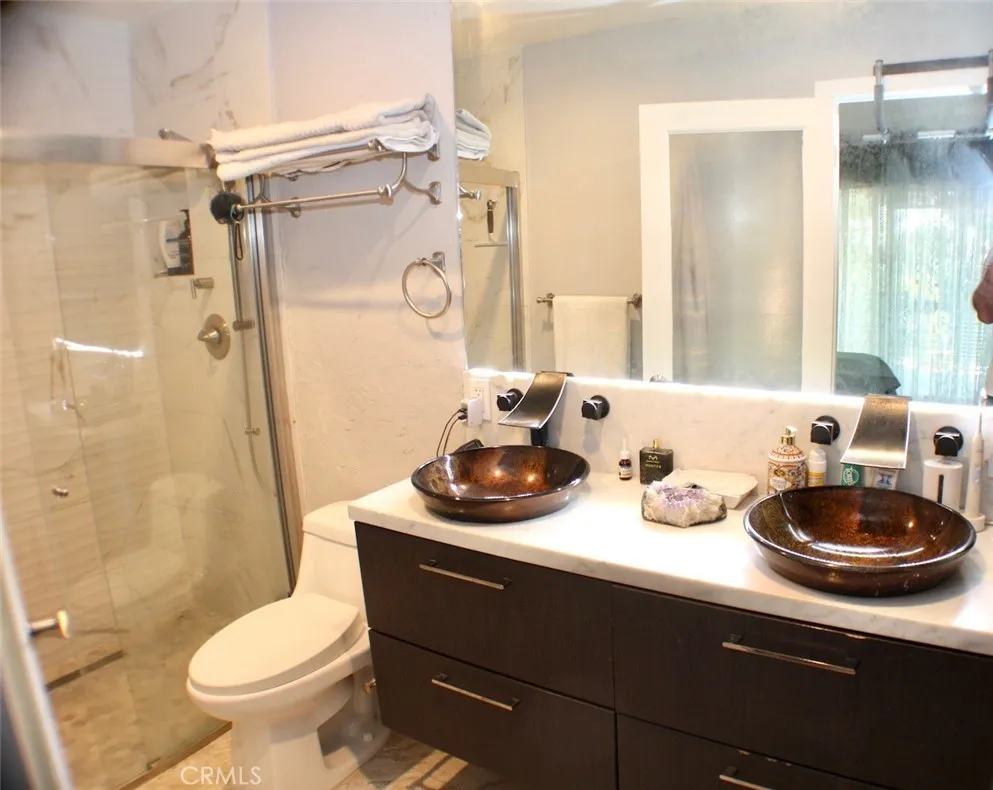15656 Viewridge Granada Hills, CA 91344