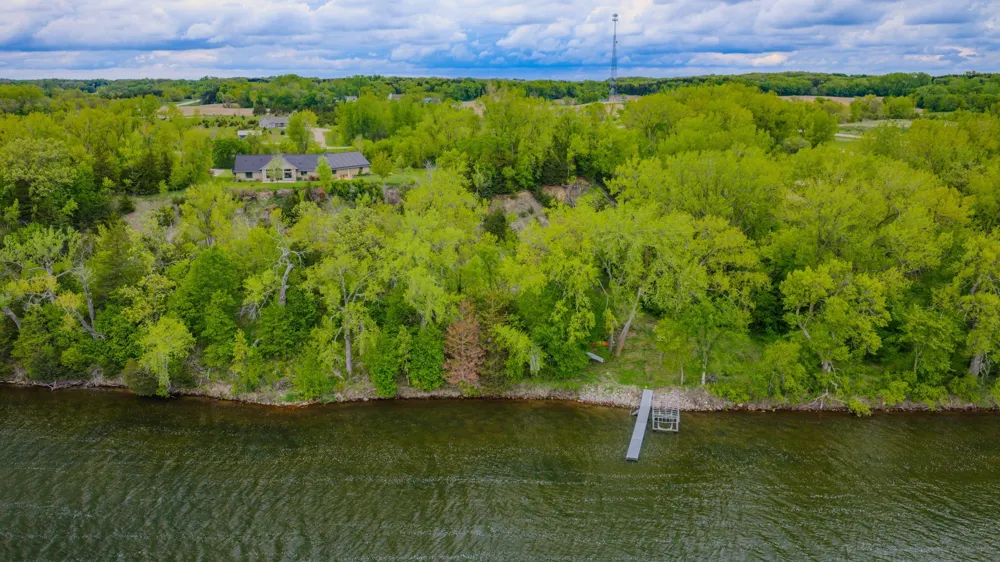 3417 Games Lake Avenue New London, MN 56273