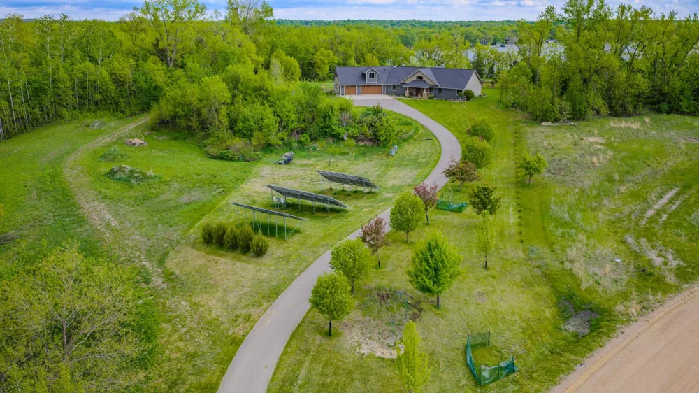 3417 Games Lake Avenue New London, MN 56273