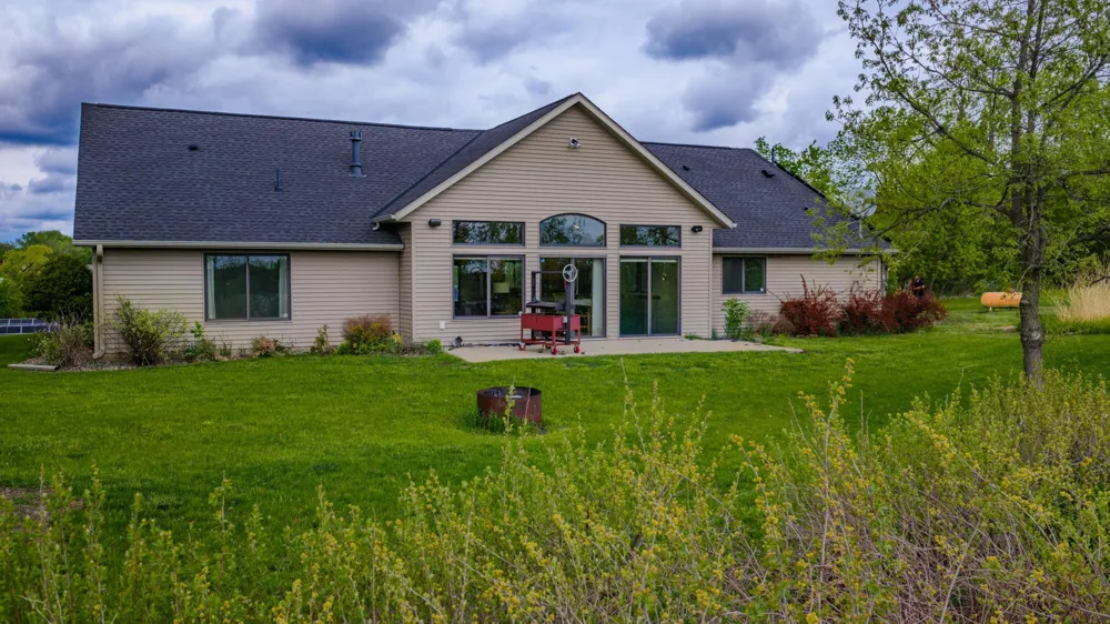3417 Games Lake Avenue New London, MN 56273