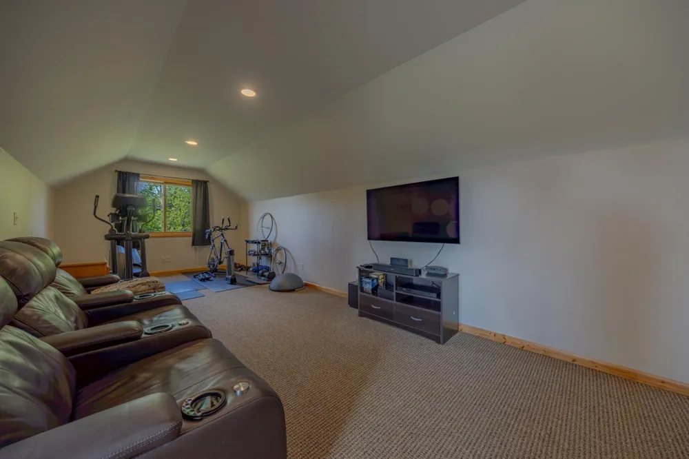 3417 Games Lake Avenue New London, MN 56273
