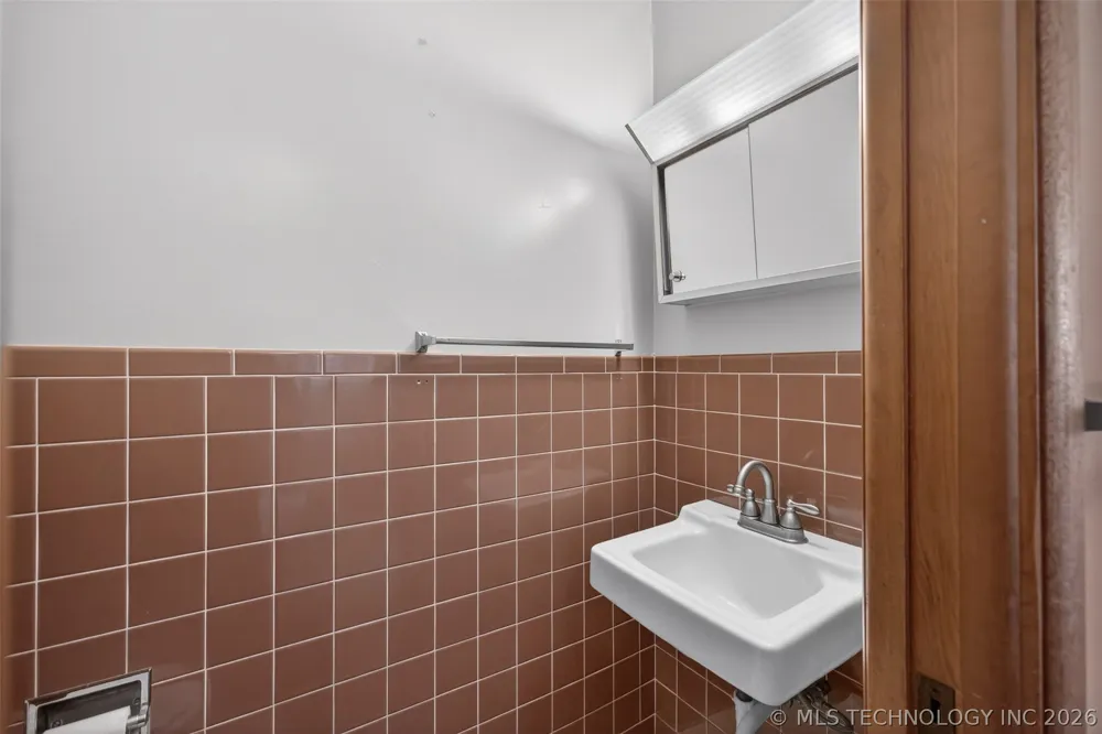 220 E 20th Street Okmulgee, OK 74447