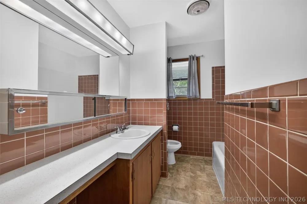 220 E 20th Street Okmulgee, OK 74447