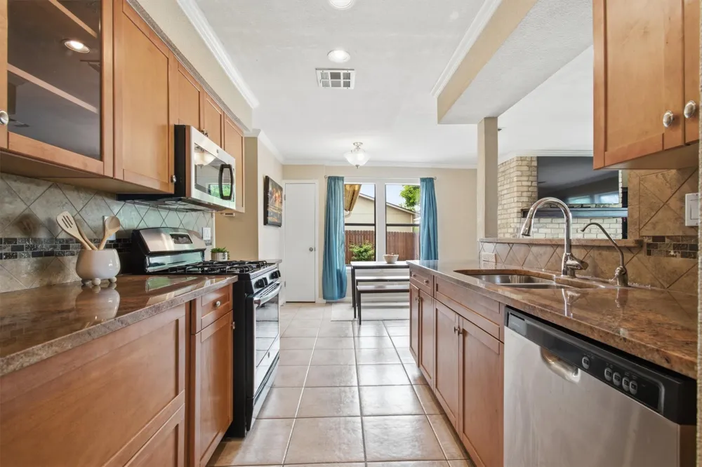 4011 Hillside Drive Round Rock, TX 78681