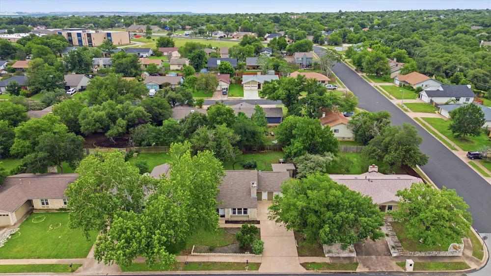 4011 Hillside Drive Round Rock, TX 78681