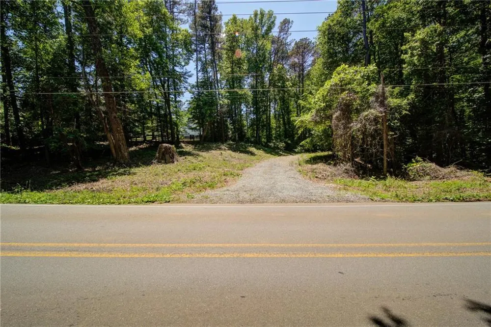 1981 Mountain Road Alpharetta, GA 30004