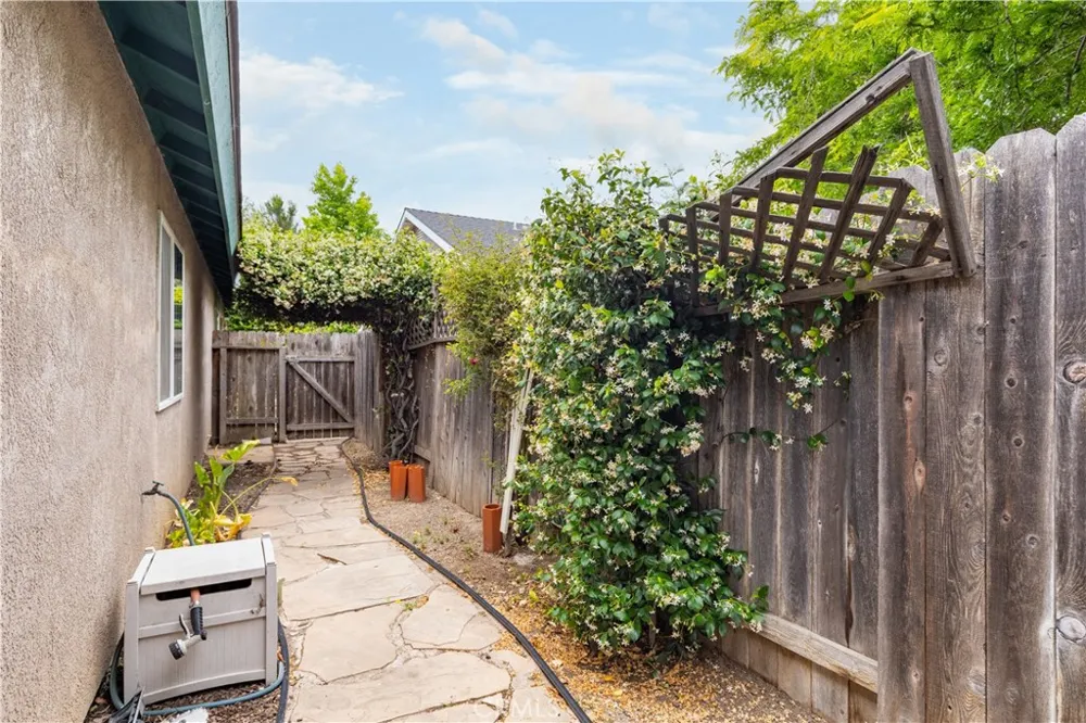 503 Turtle Creek Paso Robles, CA 93446