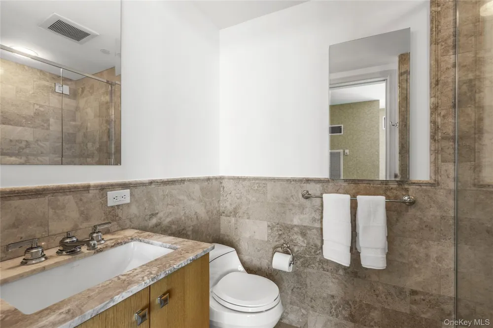 1 Renaissance Square #33G (V7G) White Plains, NY 10601