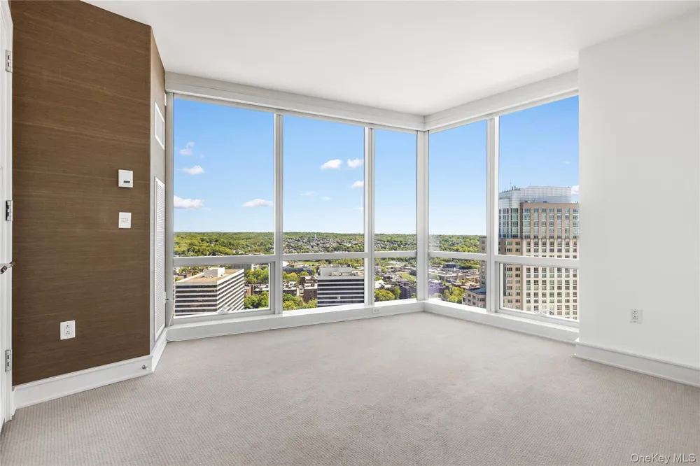 1 Renaissance Square #33G (V7G) White Plains, NY 10601