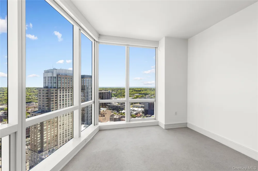 1 Renaissance Square #33G (V7G) White Plains, NY 10601
