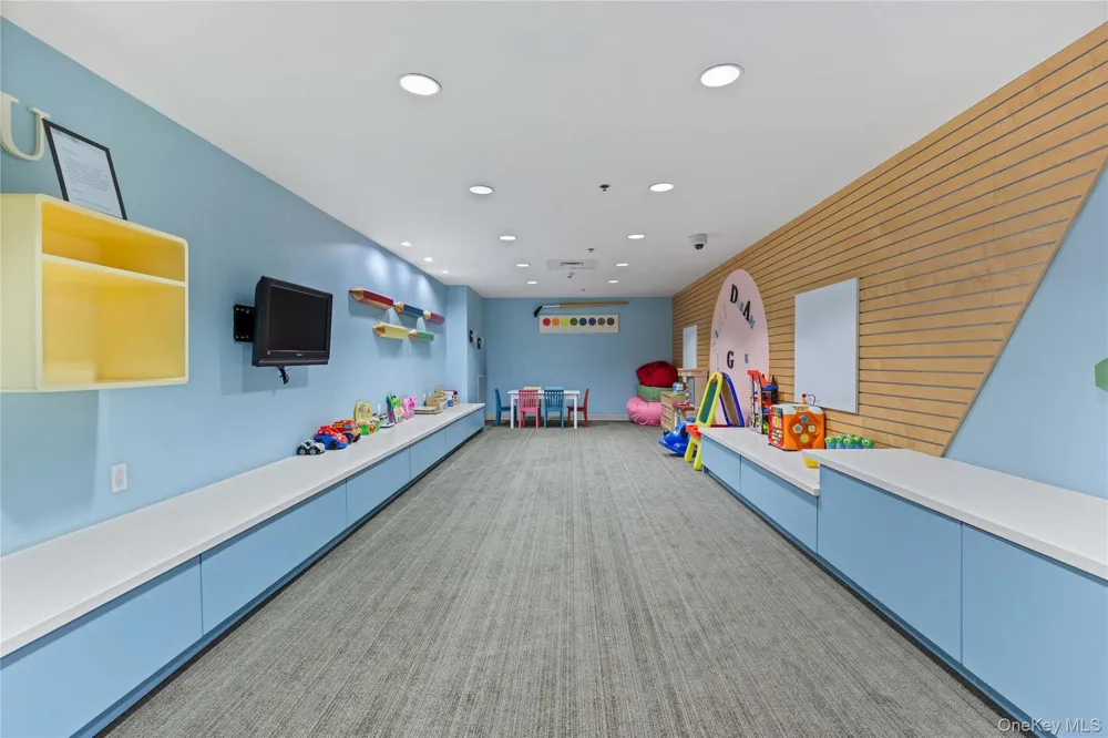 1 Renaissance Square #33G (V7G) White Plains, NY 10601