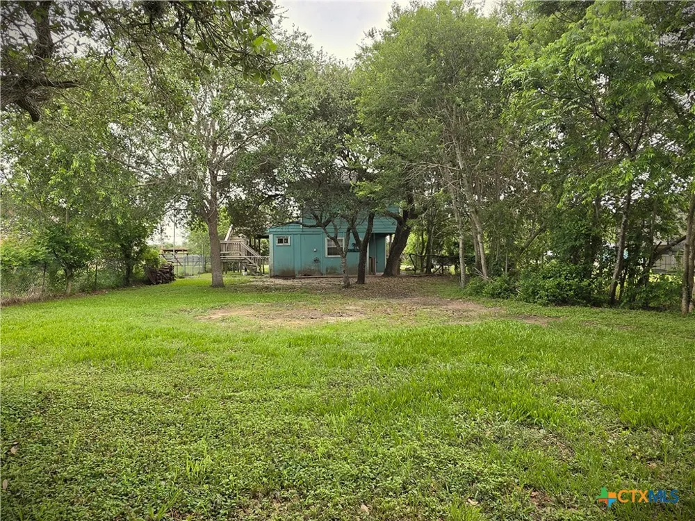 703 E Houston Avenue Seadrift, TX 77983