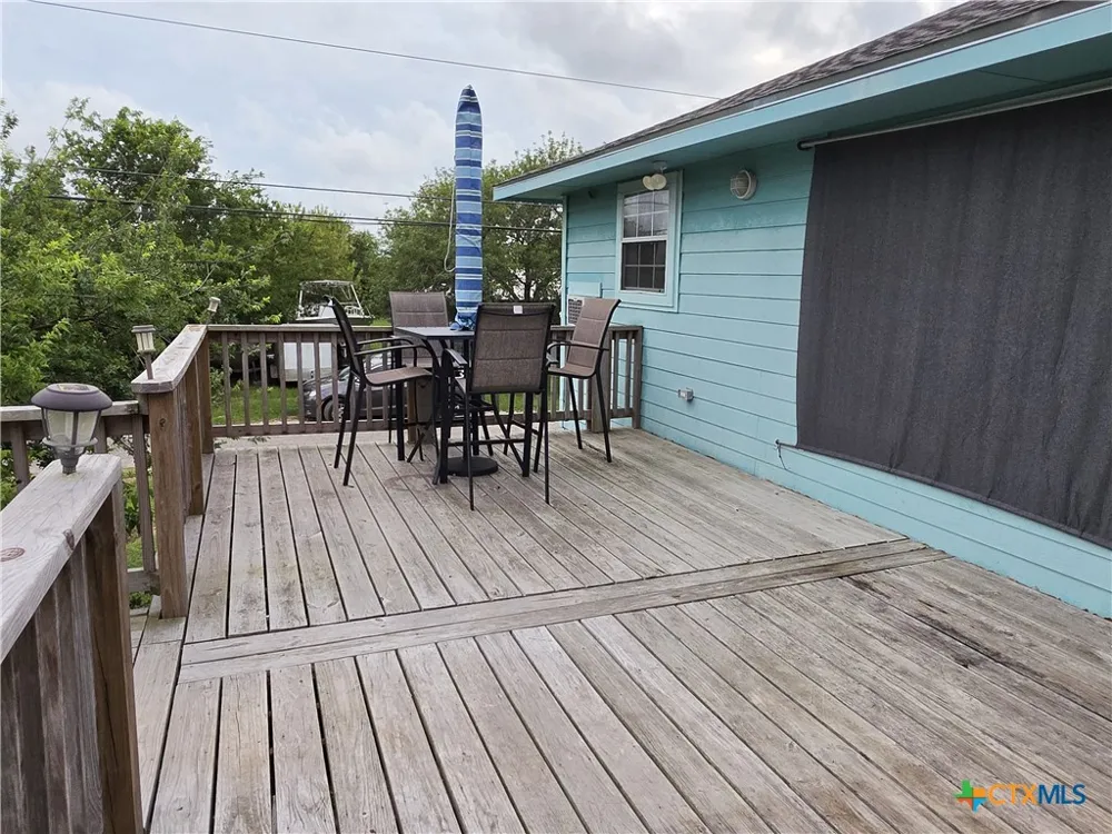 703 E Houston Avenue Seadrift, TX 77983