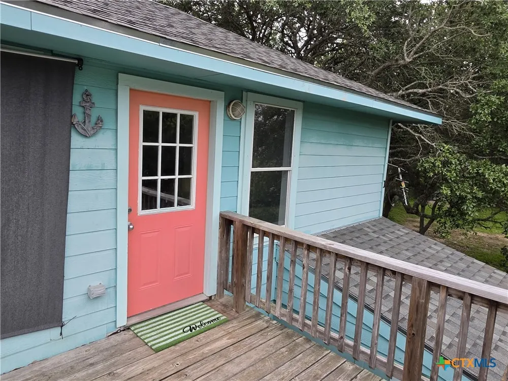 703 E Houston Avenue Seadrift, TX 77983