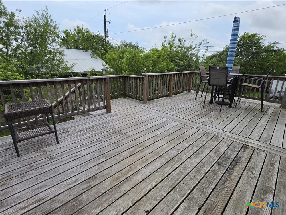 703 E Houston Avenue Seadrift, TX 77983