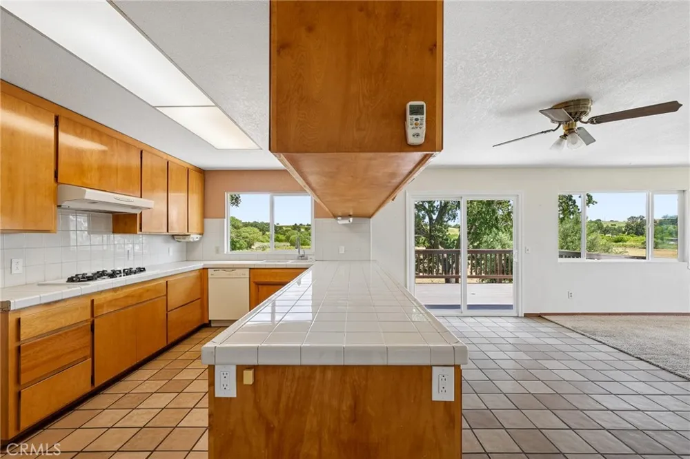 335 Phillips Templeton, CA 93465