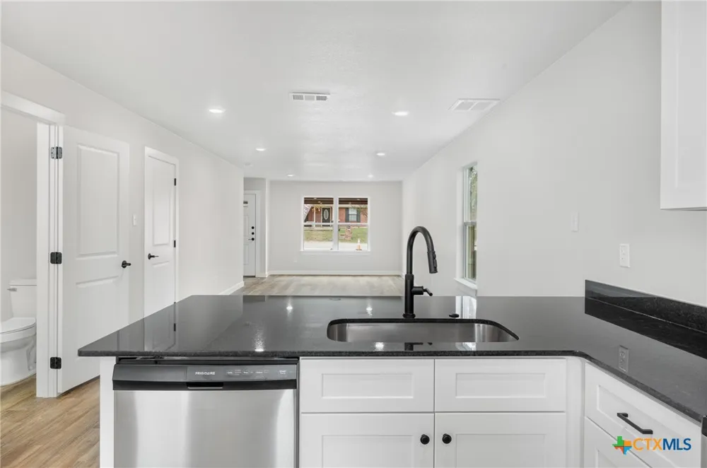 622 E 8th Avenue #A & B Belton, TX 76513