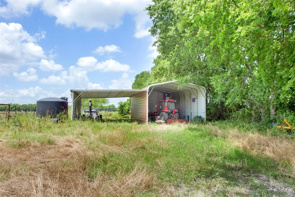 CR 3735 Wolfe City, TX 75496