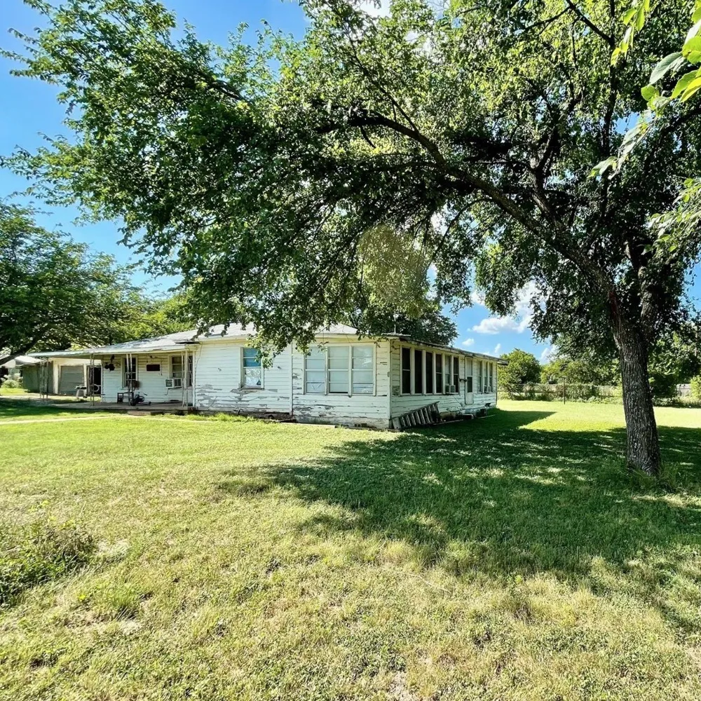 514 W Roosevelt Avenue Whitney, TX 76692