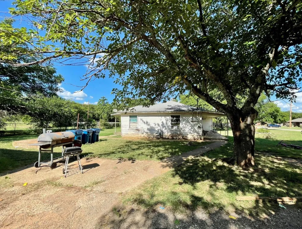 514 W Roosevelt Avenue Whitney, TX 76692