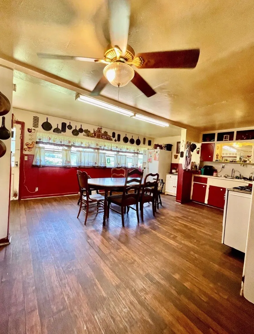 514 W Roosevelt Avenue Whitney, TX 76692