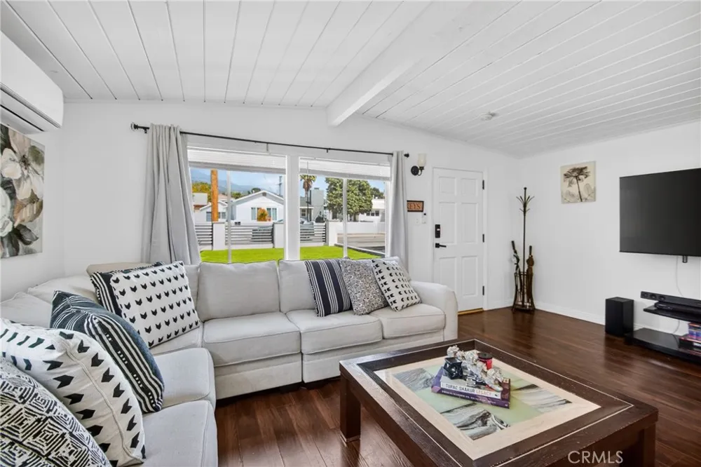 10831 Odell Avenue Sunland, CA 91040