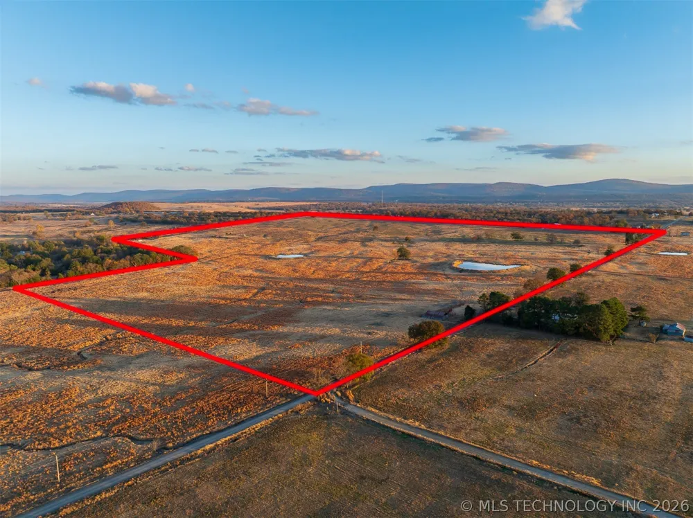 140 S County Road 4440 McCurtain, OK 74944