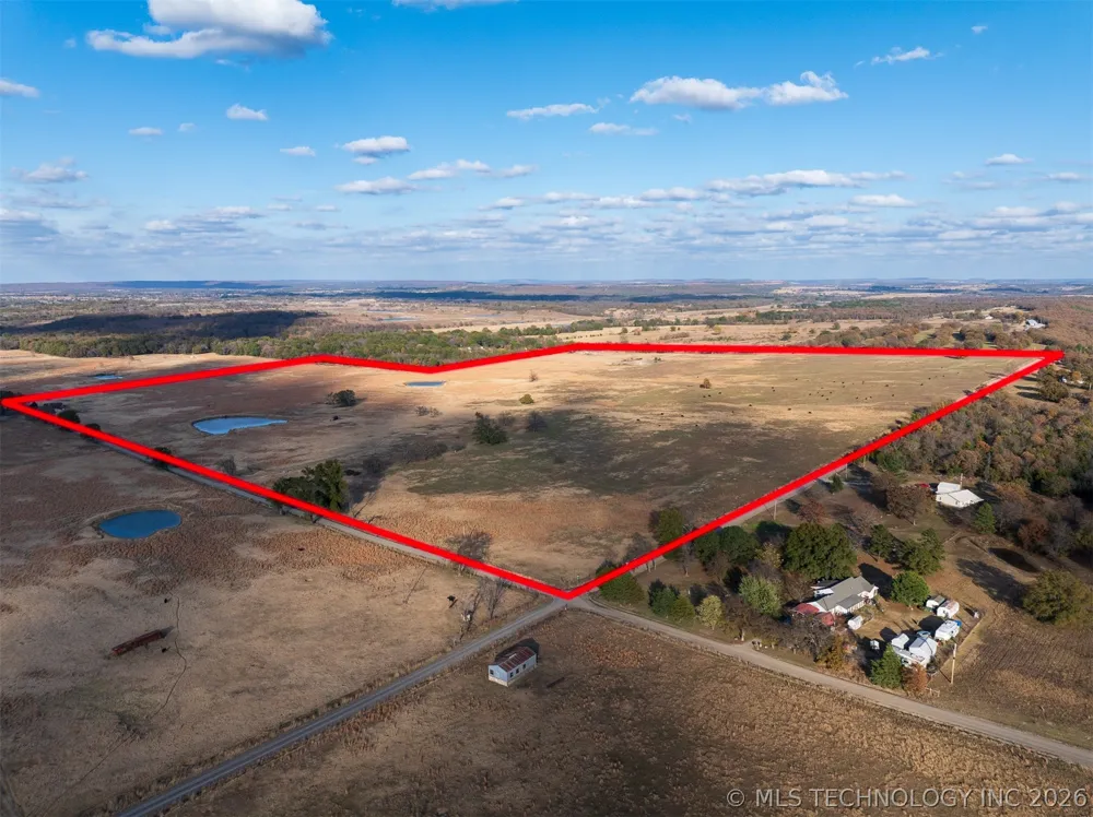 140 S County Road 4440 McCurtain, OK 74944