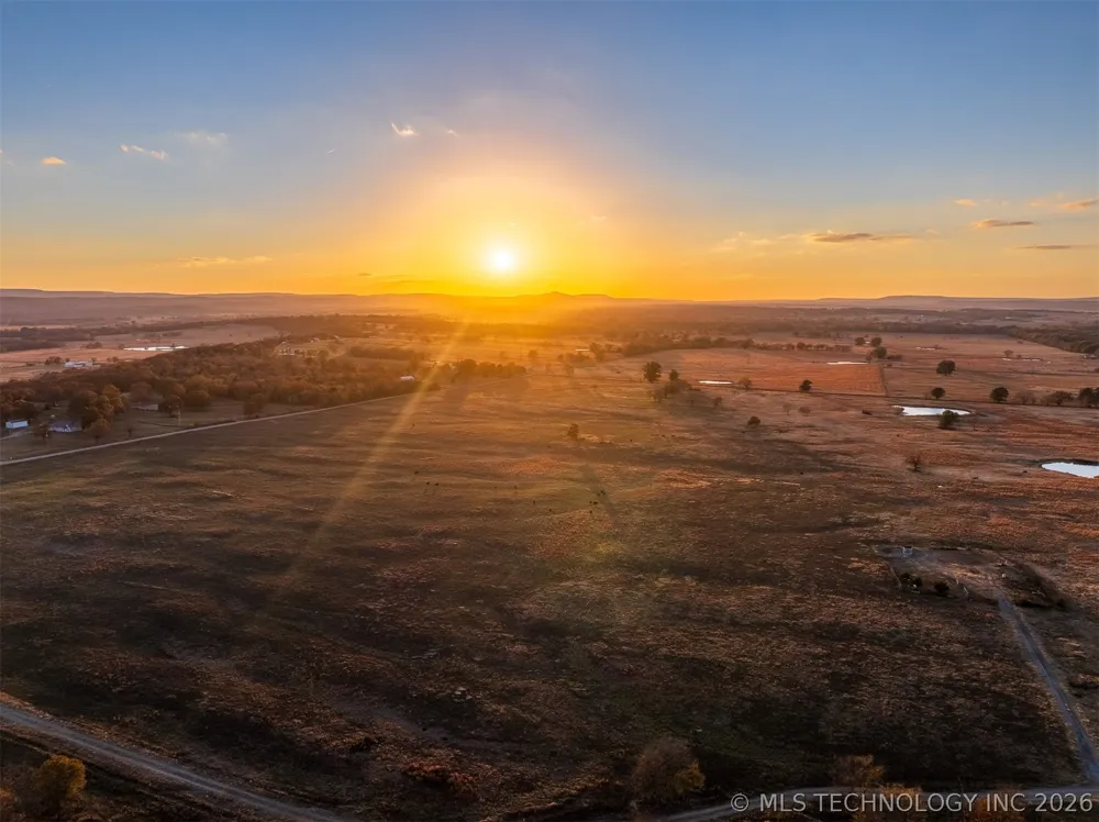 140 S County Road 4440 McCurtain, OK 74944