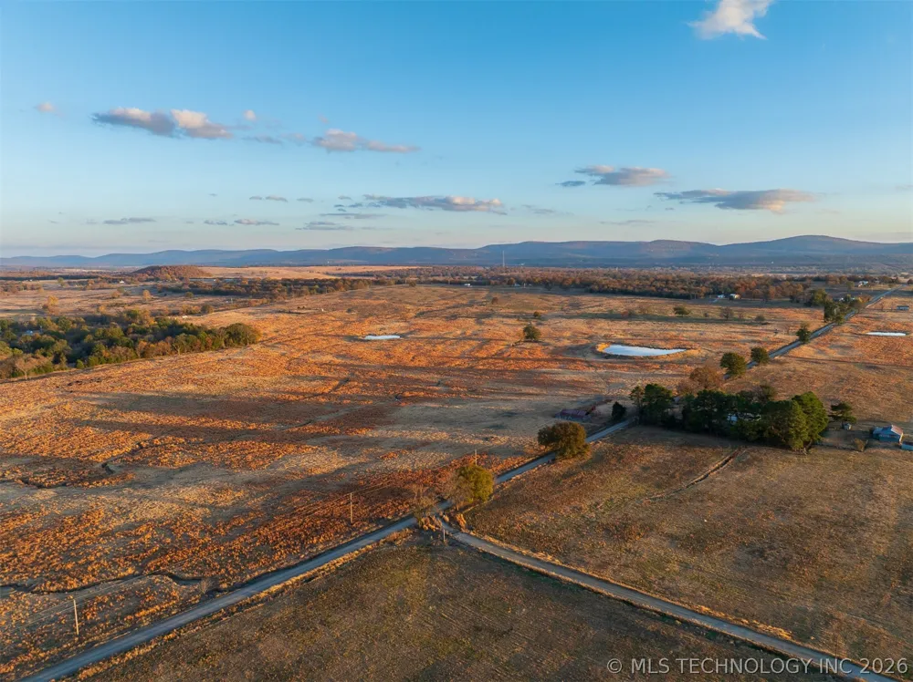 140 S County Road 4440 McCurtain, OK 74944
