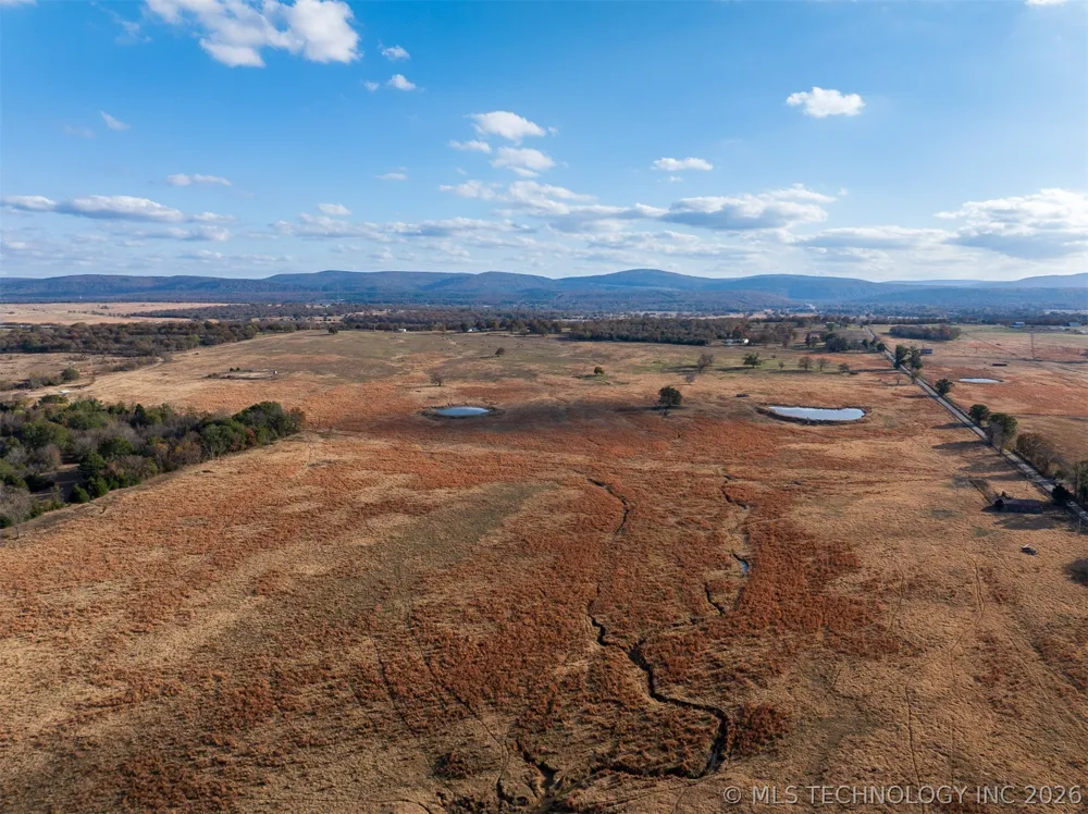 140 S County Road 4440 McCurtain, OK 74944