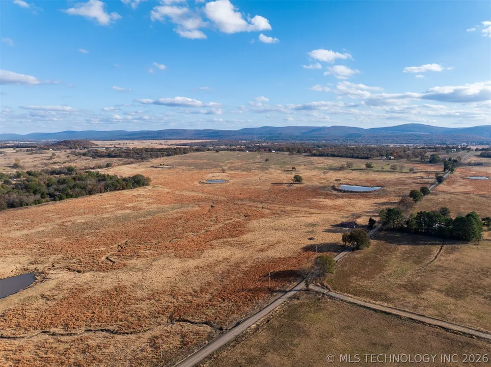 140 S County Road 4440 McCurtain, OK 74944