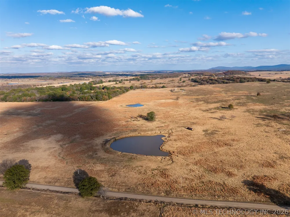 140 S County Road 4440 McCurtain, OK 74944
