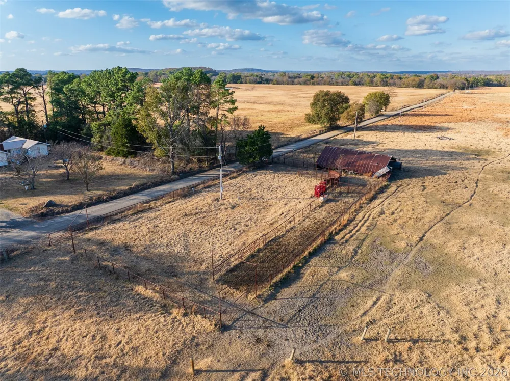 140 S County Road 4440 McCurtain, OK 74944